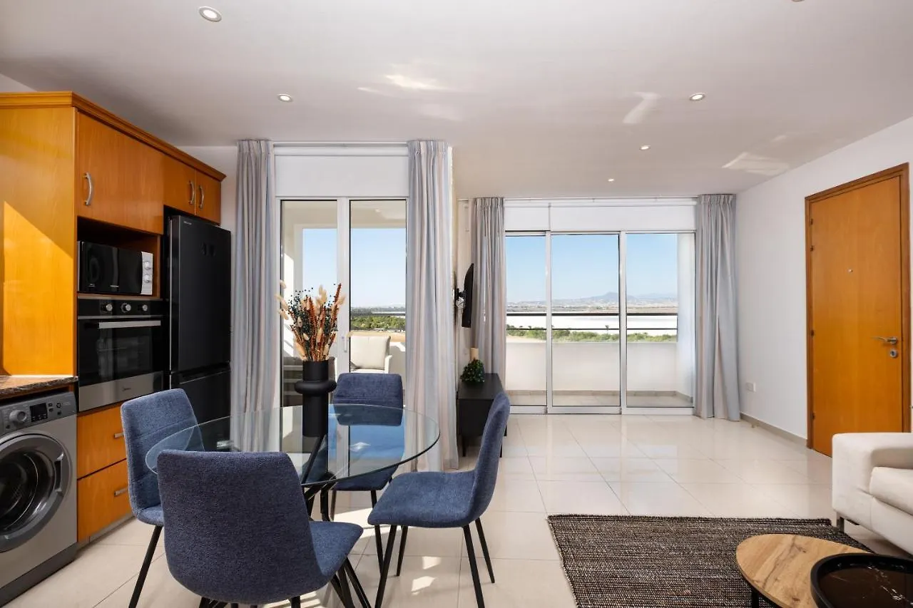 The Saline Views Makenzy Lejlighed Larnaca