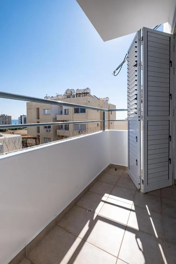 The Saline Views Makenzy Lejlighed Larnaca